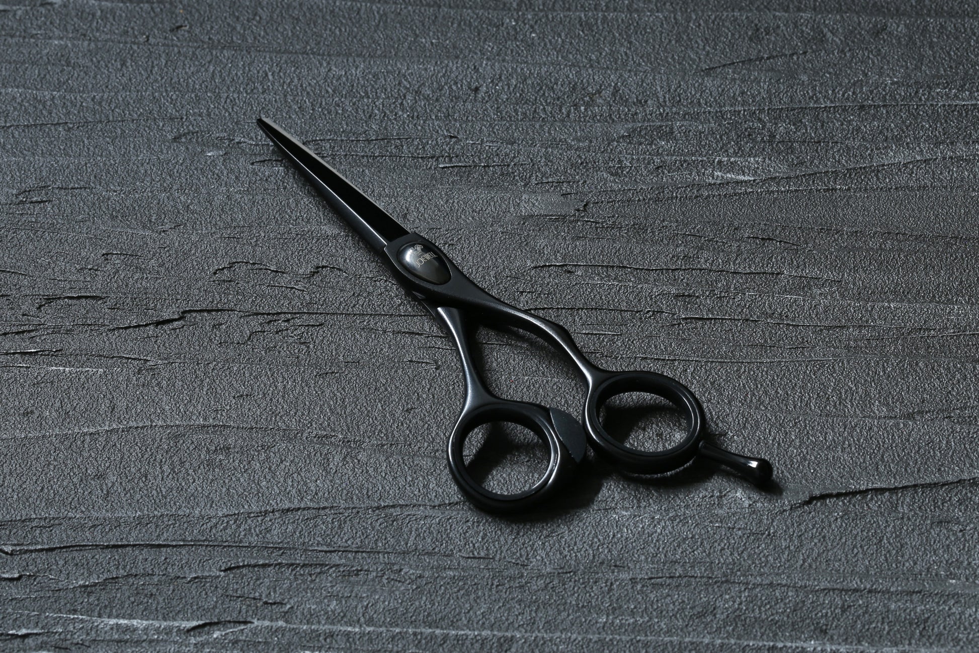 Buy Original Joewell Hair Cutting Scissors FX Series, Made in Japan Hair Scissors now available in India. 